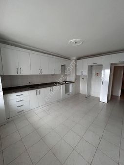 Sivas Yıldız Gayrimenkul'den Şeyhşamil Mahalle 3+1 Kiralık Daire!