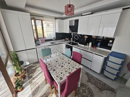 Lider Emlak'tan Feridun Çelik Mah. 3+1 Full Yapılı Daire