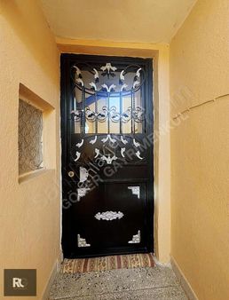 Kayabey Mahallesinde Satılık 2 Katlı Bina