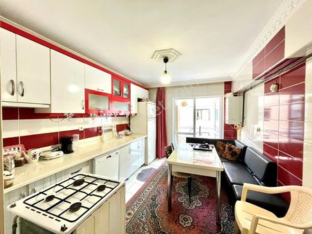 ꧁▇yılmaz'dan▇꧂cadde Yakını Kat Konumunda Geniş 2+1 Daire