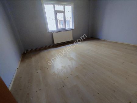 3+1 E5 Ve Gebze Marmaray'a 5 Dak Mesafede 53 M² Toprak Hisseli