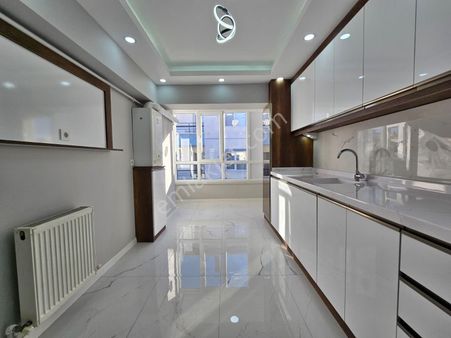 Elvan Mh'de Yht. Garı Yakını 3+1 Katta Ön Cephe Ful Yapılı Daire