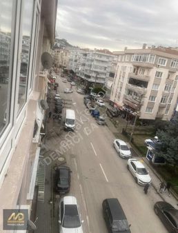 Güzelyalı Atatürk Caddesinde Kiralık Daire Asansörlü 3+1