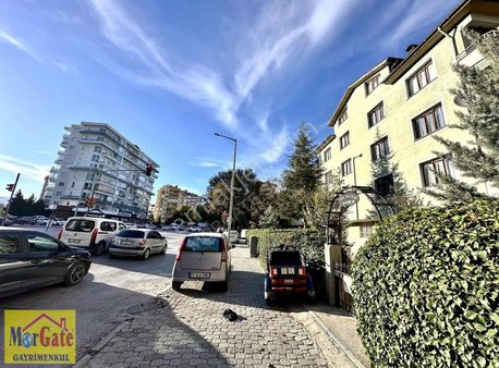 Dr Ahmet Özcan Cd Satılık Arakat 2+1 Bakımlı Daire