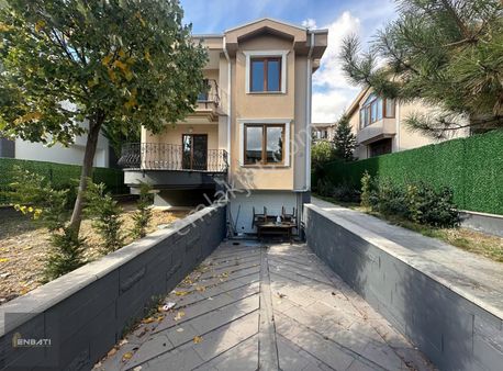 Yaşamkent Nakkaş Evlerinde Kiralık 5+1 Villa Enbatı A.ş
