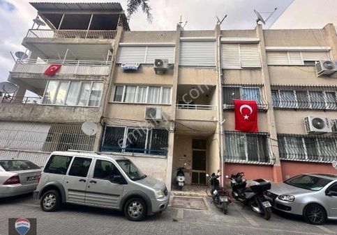 Satılık Kuşadası Şehır Merkezınde 3 Oda 1 Salon Bakımlı Da