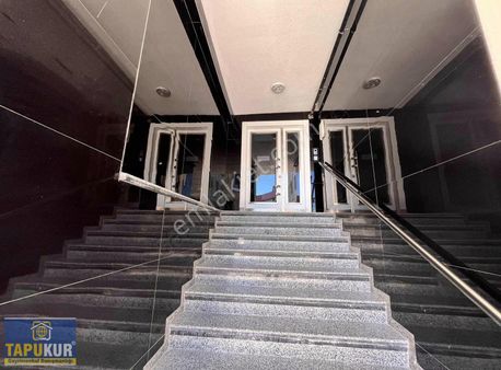 Yenibosna Radar Da 2023 Yapımı Bina Da Satılık 2+1 Daire