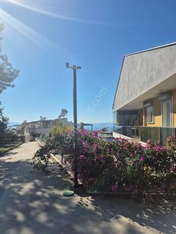 Kadınlar Denizinde, Çok Bakimli Deniz Manzarali, 155 M2 3+1 Triplex Villa