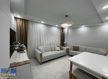 Yenibosna Radar Da 2023 Yapımı Binada 1+1 Satılık Daire İskanlı