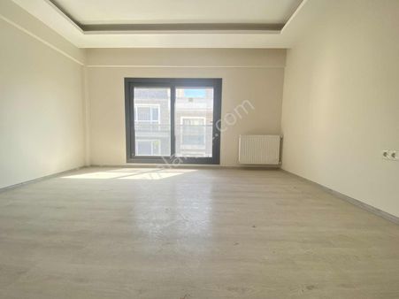 Akalın'dan İzmir Park Avm Yakını 2+1 Asansörlü Satılık Daire