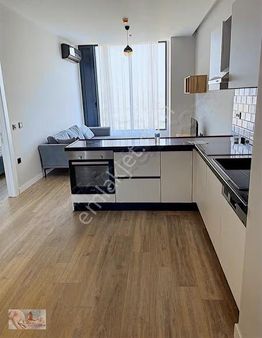 Central Balat'ta 1+1 16.kat Kiralık