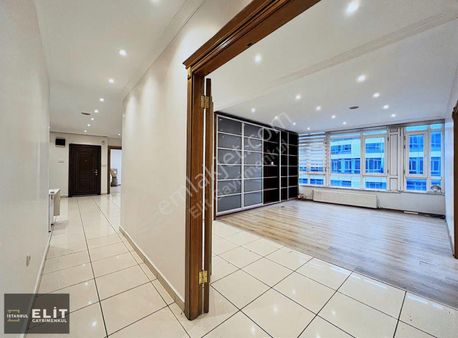 Kadıköy Bahariye Caddesi'nde Kiralık Ofis&işyeri