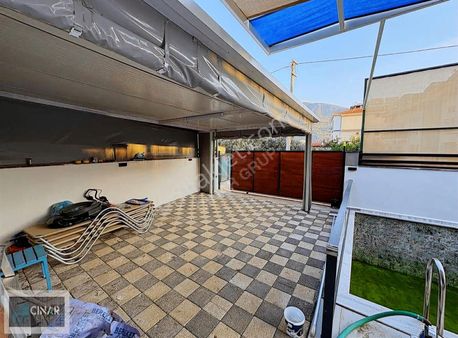 Merkezi Konumda Eşyasız 4+1 Villa