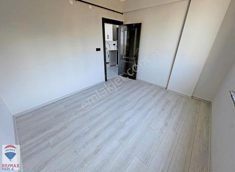 Remax Parla Hüseyin Boylu'dan Deniz Manzaralı Satılık 1+1