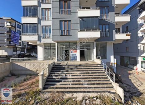 Hüseyin Boylu'dan Körfez'de 210 M² Satılık Dükkan