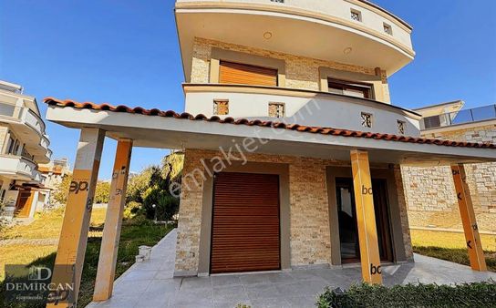 Gümüldür'de Deniz Tarafında Satılık Müstakil Villa (demircan)