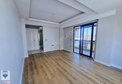 Dilay Baştekin'den Mevlana'da Kiralık 2+1