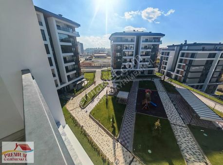 Kayaşehir Hayatpark'ta Uygun (boş) 3+1 Satılık Daire