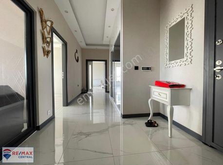 Remax Central'dan Aksu Kenarında Satılık Lüks 4+1 Daire