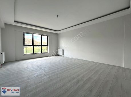 Re/max Central'dan Kardeşler Mah.'de 4+1 Yapılı Lüx Daire