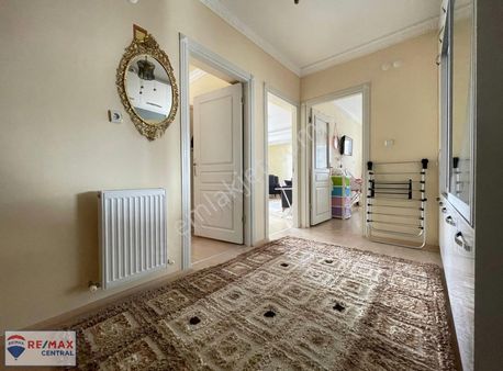 Remax Central'dan İstiklal Mahallesi'nde Güneybatı Cepheli 3+1