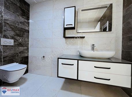Remax Centralden Seyrantepede Site İçi Kiralık Muhteşem 3+1