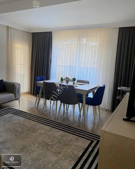 Cumhuriyet Mah Balkonlu Geniş Temiz Deniz Manzaralı 2+1 Daire