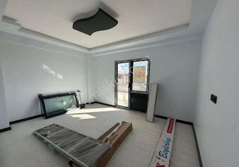 Hasan Bulgur Emlaktan Ceylan Market Üstünde Sıfır 3+1 Daire