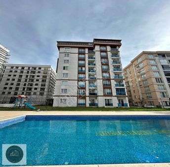 Adnan Kahveci Mahallesinde Yeni Yapıda Havuzlu Site İçi Ara Kat