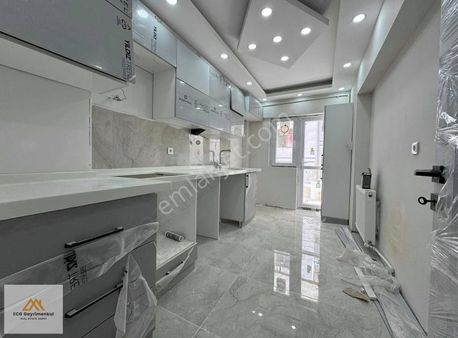 Ecg'den; Saray İlkokul Arkası, Tam Merkezde, Ara Kat 3+1 Daire