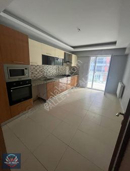 Valleyden Hürriyet Mahallesinde Geniş 3+1 Daire!