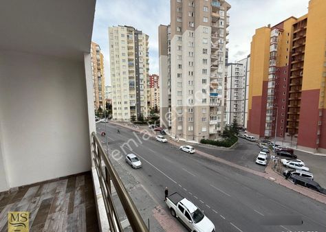 Bu Fiyata Özel Yapsat 3+1 Satılık Daire Yok!!