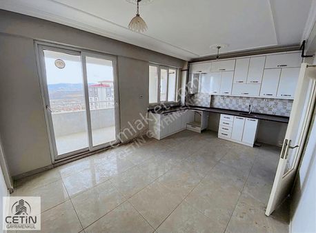 Çetin Gayrimenkul'den Sosyal Bilimler Lisesi Altı Satılık 3+1