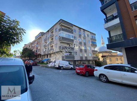 Muğla Emlaktan Pullu Sokakta 115m 3+1çift Balkonlu 4.kat