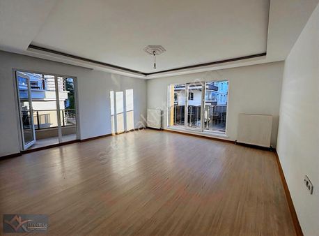 Kanunide Katta Asansörlü Yapılı Masrafsız 3+1 Kiralık Daire