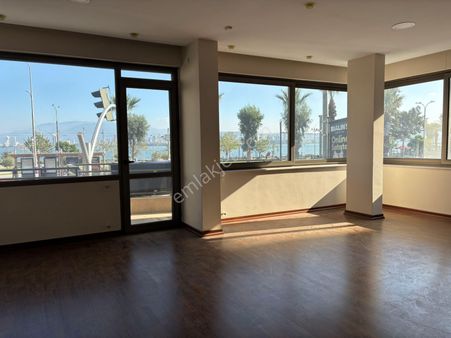 Karşıyaka Alaybey Deniz Manzaralı Bakımlı 2+1 Kiralık Daire