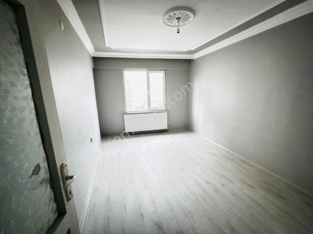 Cemaliye Mh De Satılık 2+1 Arakat Fırsat Daire