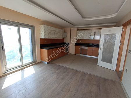 Barajyolunda Doğa Manzaralı Yeni Binada Kapalı Otoparklı 3+1 Doğalgazlı Lüks Daire