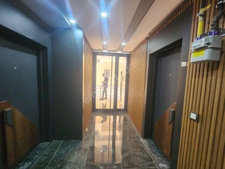 Zerdalilikde 2+1 Sıfır Lüx Kapalı Otoparklı Bahçekatı