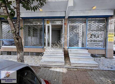 Halkalı Merkez Mah.fatih Cad Yakını 90 M2 Net Kiralık Dükkan