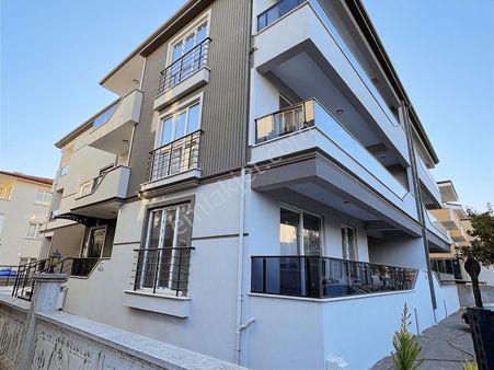 Gömeç Mithatpaşa Mahallesi Satılık Ara Kat 2+1 Daire