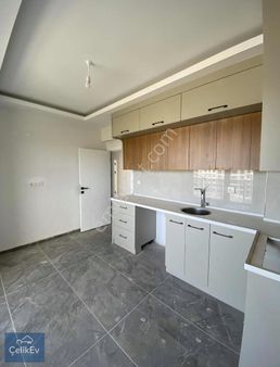 Çelikev Gayrimenkul'den Site İçerisinde Arakat Sıfır 2+1 Daire