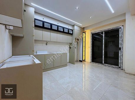 Demirler'den Karahasanlı'da Ebeveyn Banyolu - Panjurlu 130m2 2+1