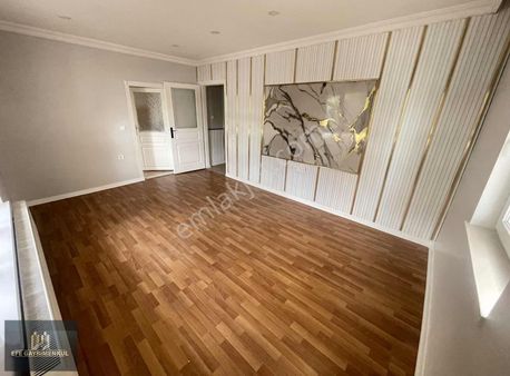 !!!efe Gayrimenkul'den Cadde Üzeri Daire+dükkan Fırsatı!!!