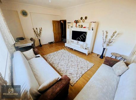 Efe Gayrimenkul'den Ara Katta Merkezi Konumda 3+1!!!!