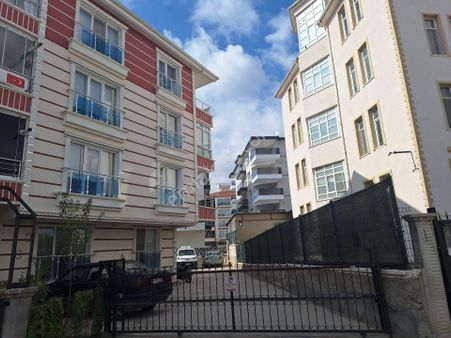 Yenikent Mustafa Kemal Mahallesinde 3+1 Satılık Daire