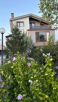 Çubuk Yazırda Satılık Çiftlik Evi Ve Arsası