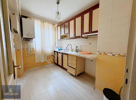 Çambaşı Caddesi Yakını 2+1 Geniş Kiralık Daire