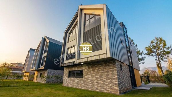Hb'den 5+1 Satılık Villa, 385 M², Bahçeli, Tam Müstakil Tripleks