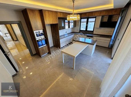 Ovacık' Ta Site Yaşamının En Gözdesi 4+1 Ultra Lüks Yapısıyla